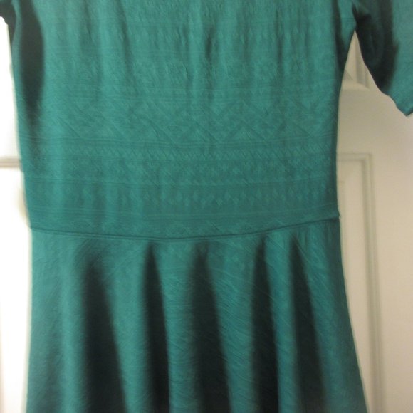 LuLaRoe GREEN DRESS - MED - FOREST GREEN - Picture 7 of 8